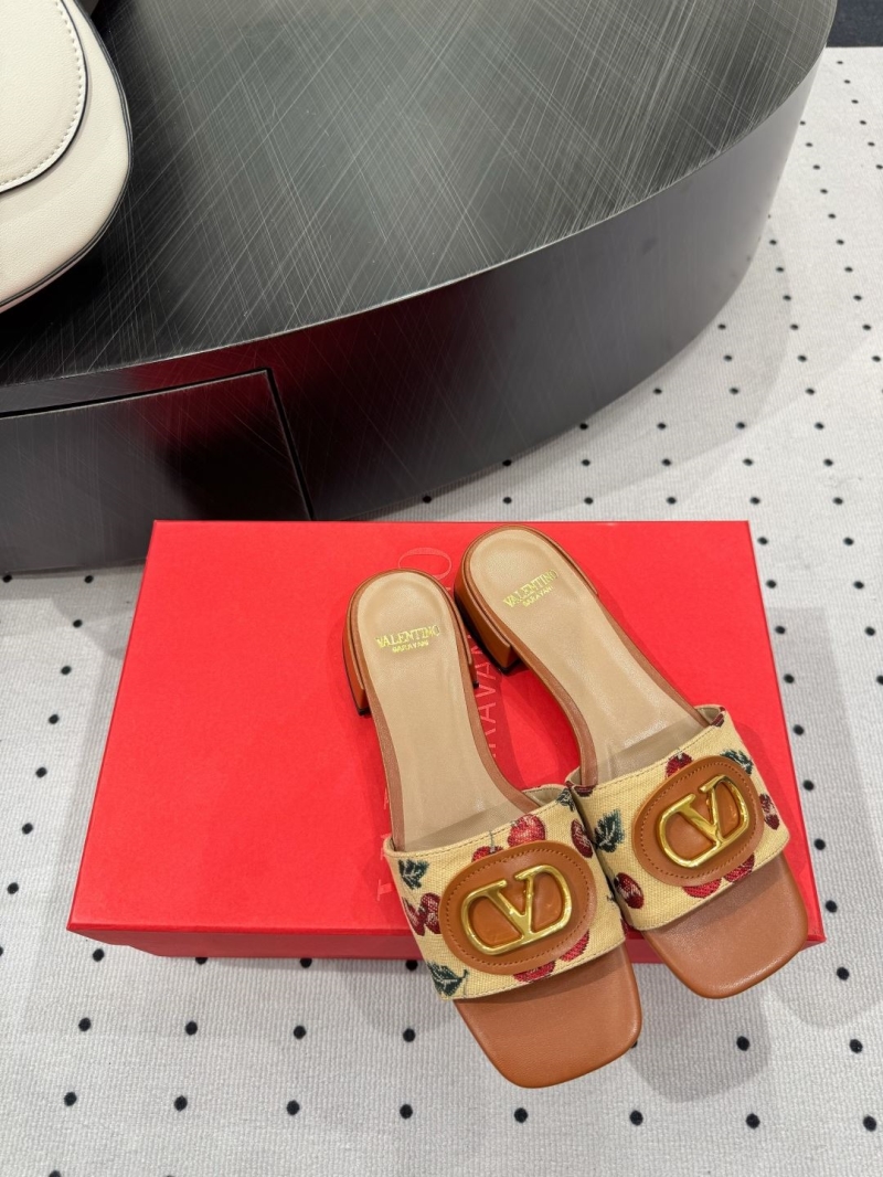 Va1e*ntin0 slippers